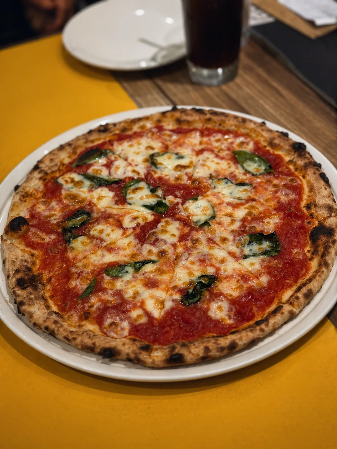 Margherita pizza made with 72-hour cold fermentation at Pizza Persé