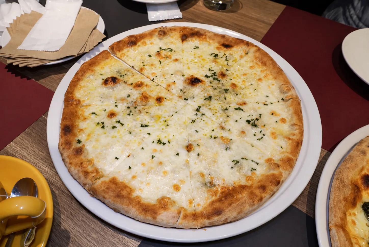 Pizza Persé Quattro Formaggi Four Cheese